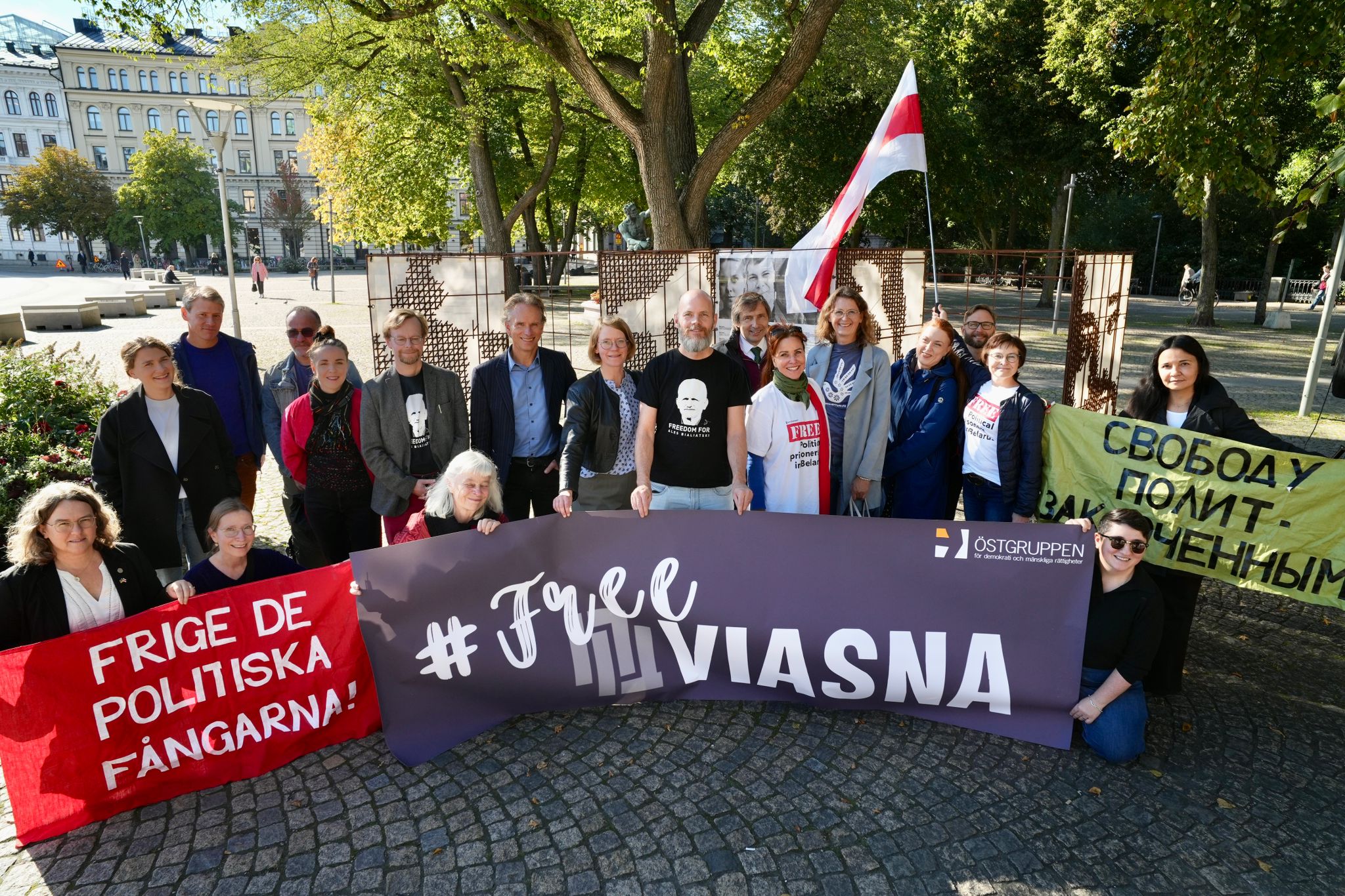 Standing before the Unbreakable installation in central Stockholm, representatives from Right Livelihood, Östgruppen, #FreeViasna and Green Party MP Camilla Hansén joined together on inauguration day to call for the release of Belarus’ political prisoners.